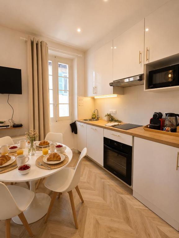 Collection Prestige, T3, 6P, AC, Coeur Vieil Antibes