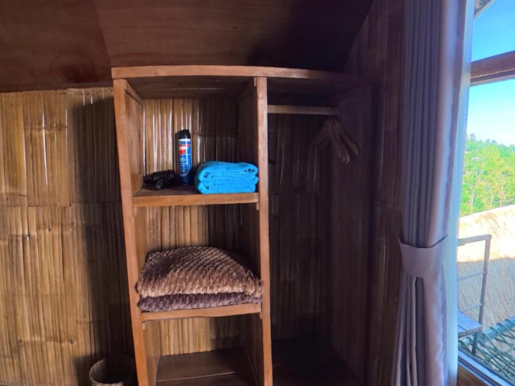 فضای داخلی Wanagiri sunset glamping در بالی - تصویر ۳