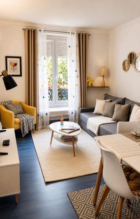 Parisian - 2 Bedroom Apartment near Gare du Nord Direct to Roissy CDG