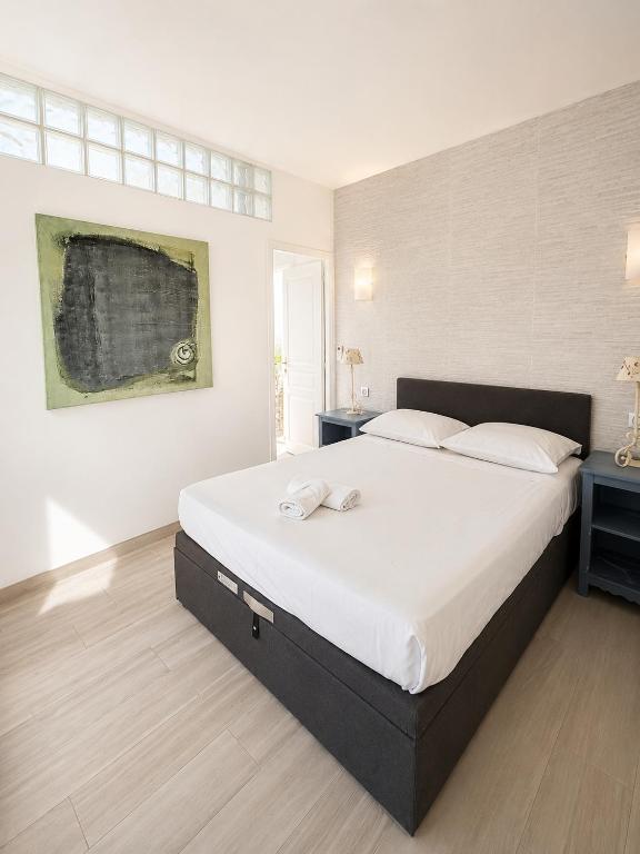 Cannes Three Bedrooms by Sweet Accommodation