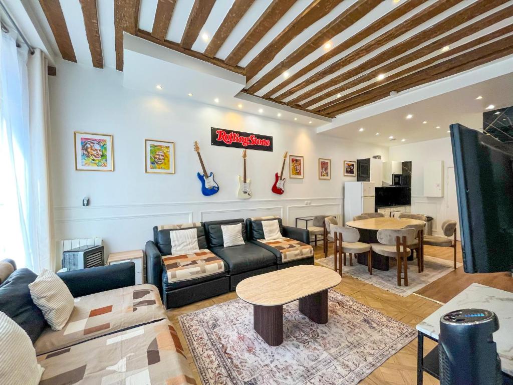UrbanFlat 68 - Paris Center Rolling Stones Apartment