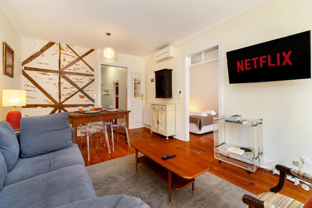 Whome Prime Location Apt with Authentic Lisbon Charm