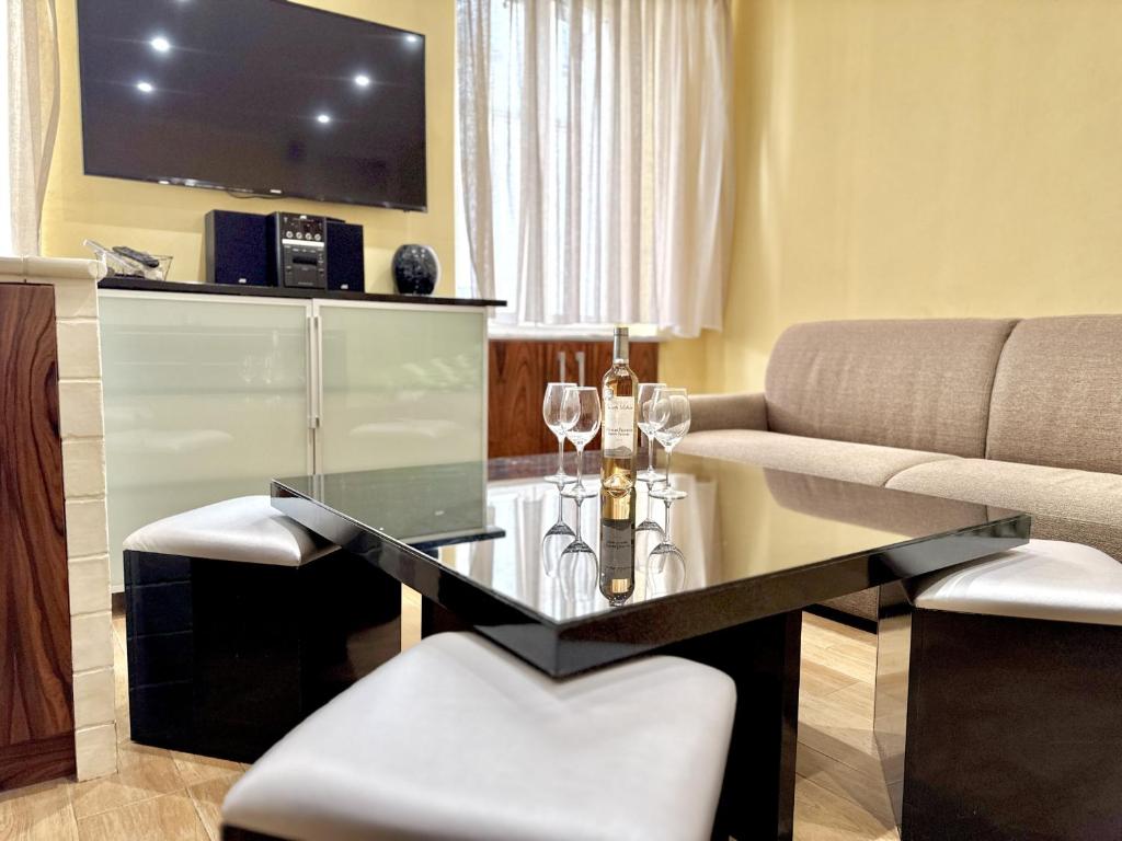 2 pieces Meynadier centre Cannes proche Croisette
