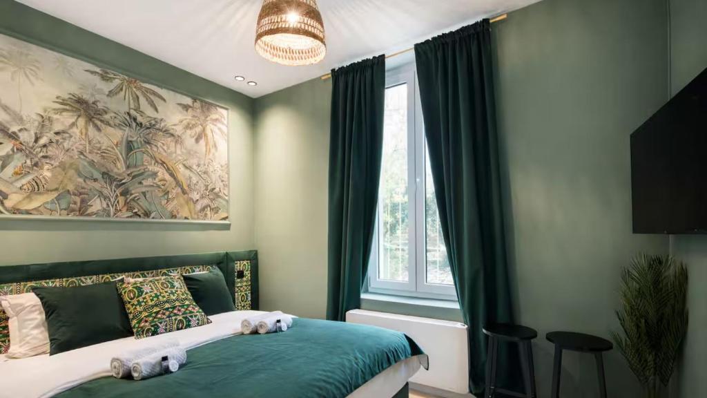 Chic & Cosy Suite Steps from Saint Germain