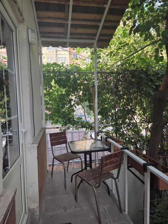 فضای داخلی JR's House در ایروان - تصویر ۳