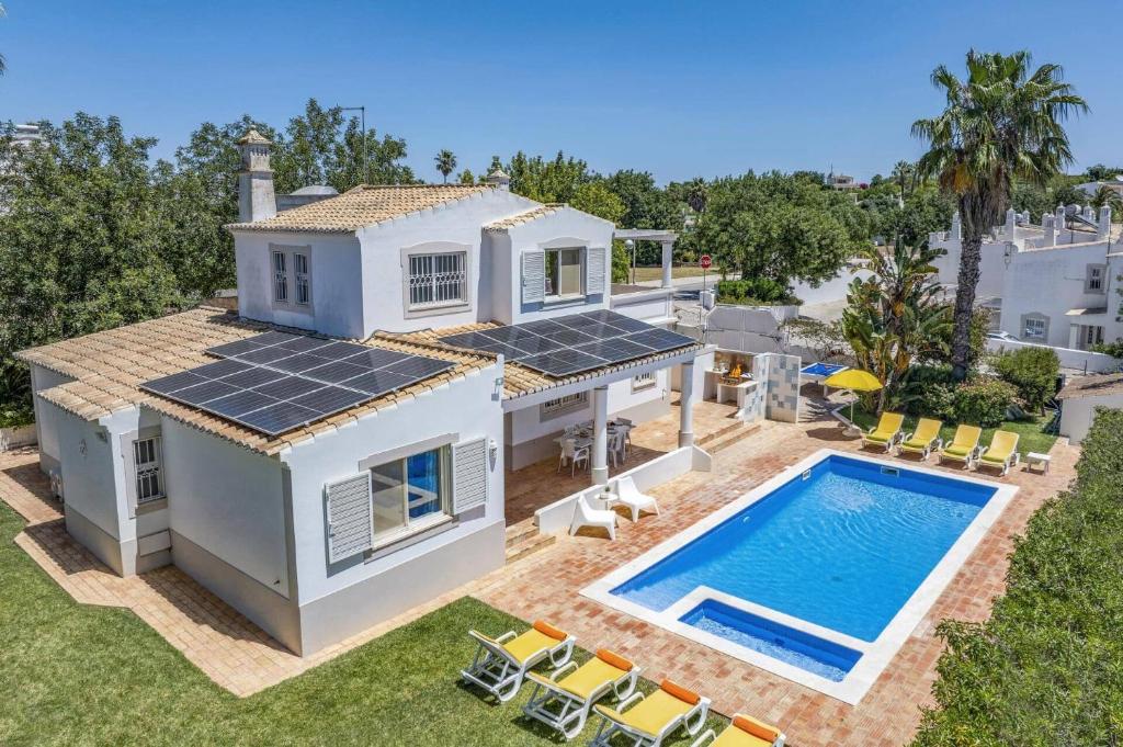 Villa Flor by Villa Plus