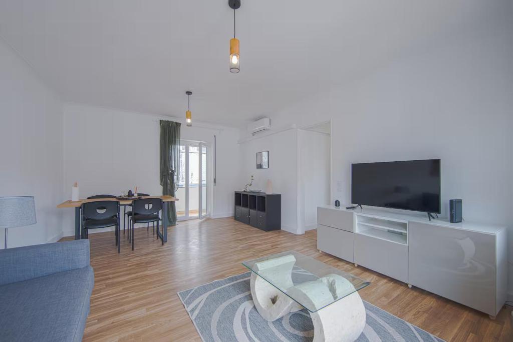 Bright & Comfortable flat in the Heart of Cascais