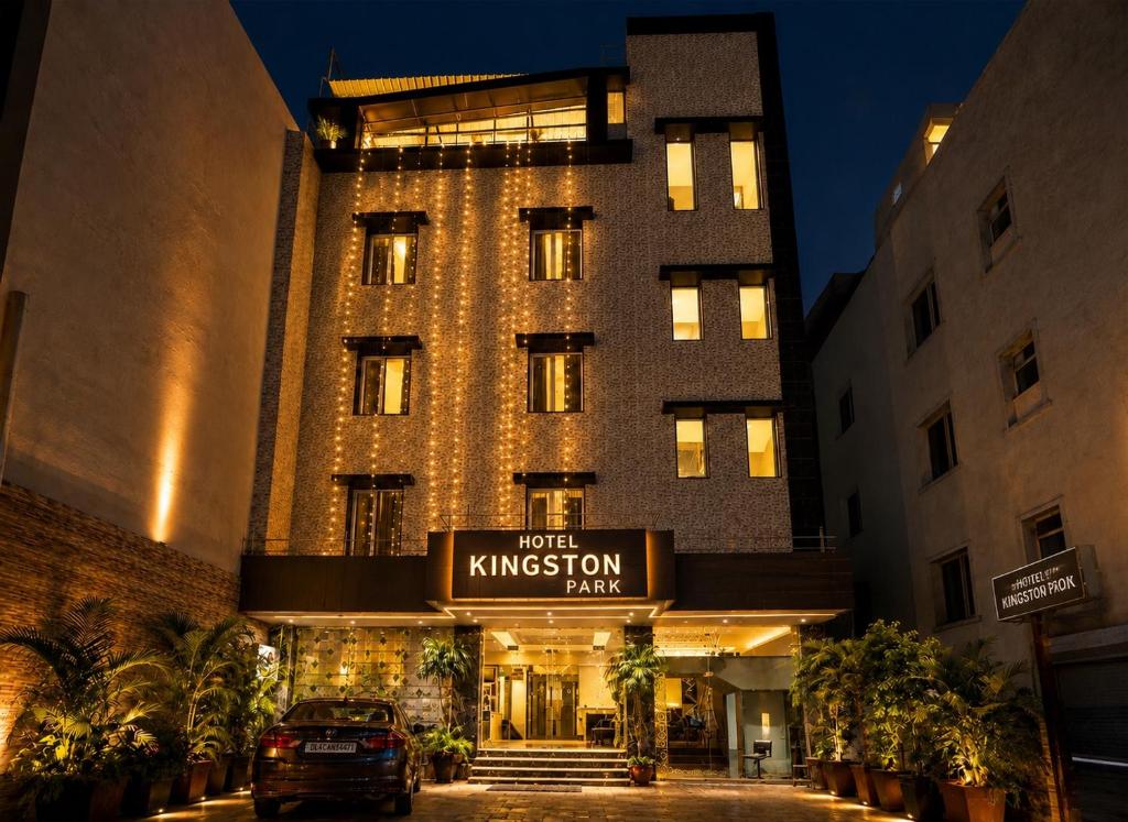 a hotel with a sign that reads united kingdom inn at Hotel Kingston Park near Ganga Ram Hospital in New Delhi