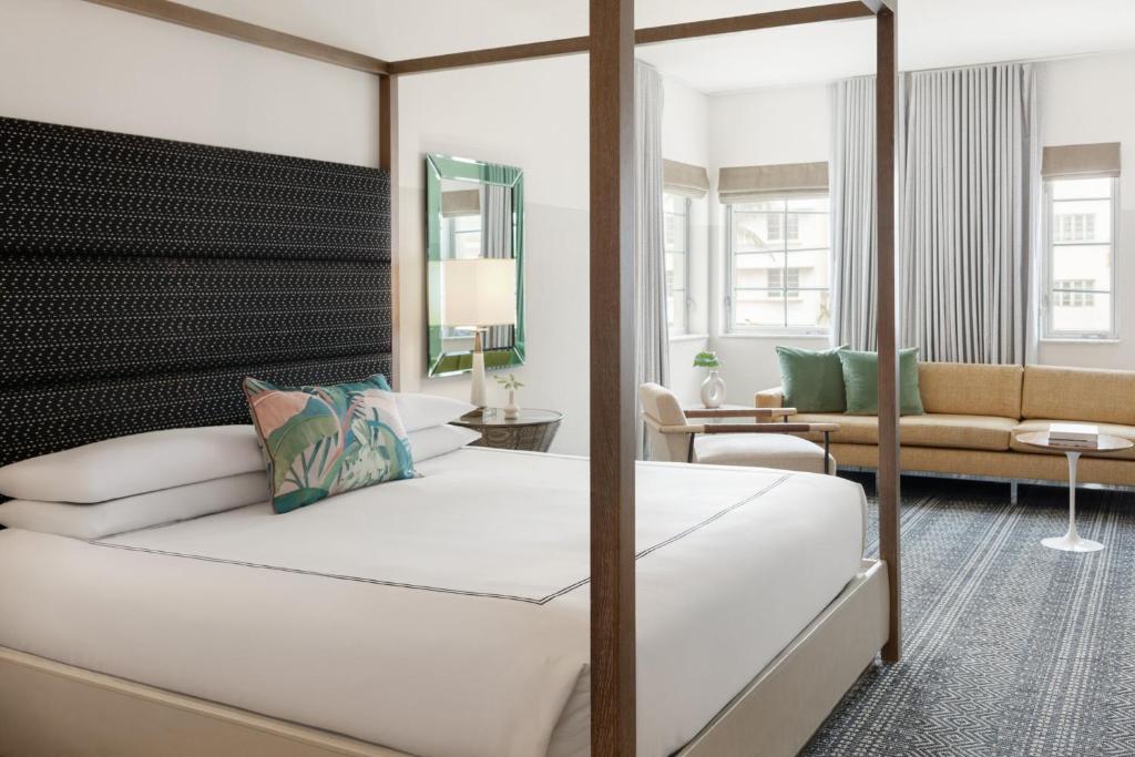 Kimpton Surfcomber Hotel, an IHG Hotel - 