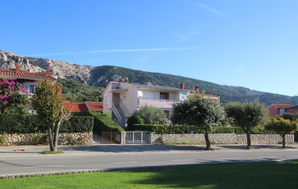Apartments with parking space Baska, Krk - 18878