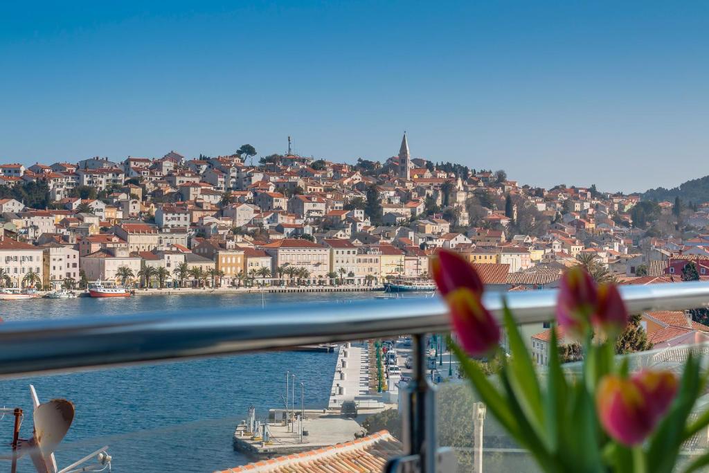 Gallery image of Apartments Montevideo in Mali Lošinj