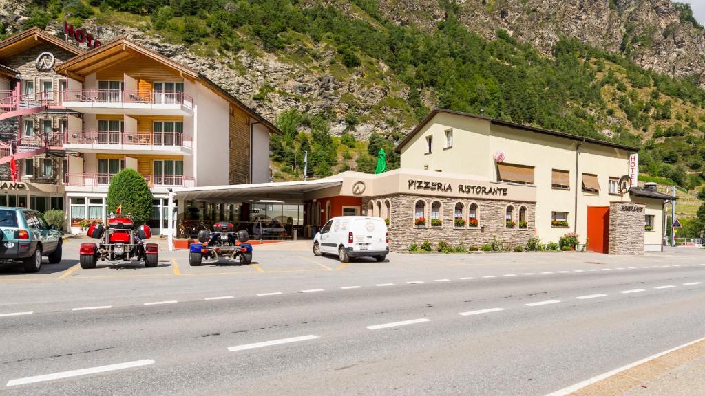 Nespecifikovaný výhled na hory nebo výhled na hory při pohledu z hotelu