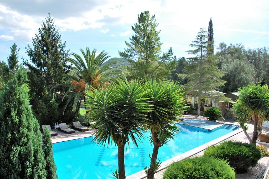 A piscina em ou perto de Corfu Pearl