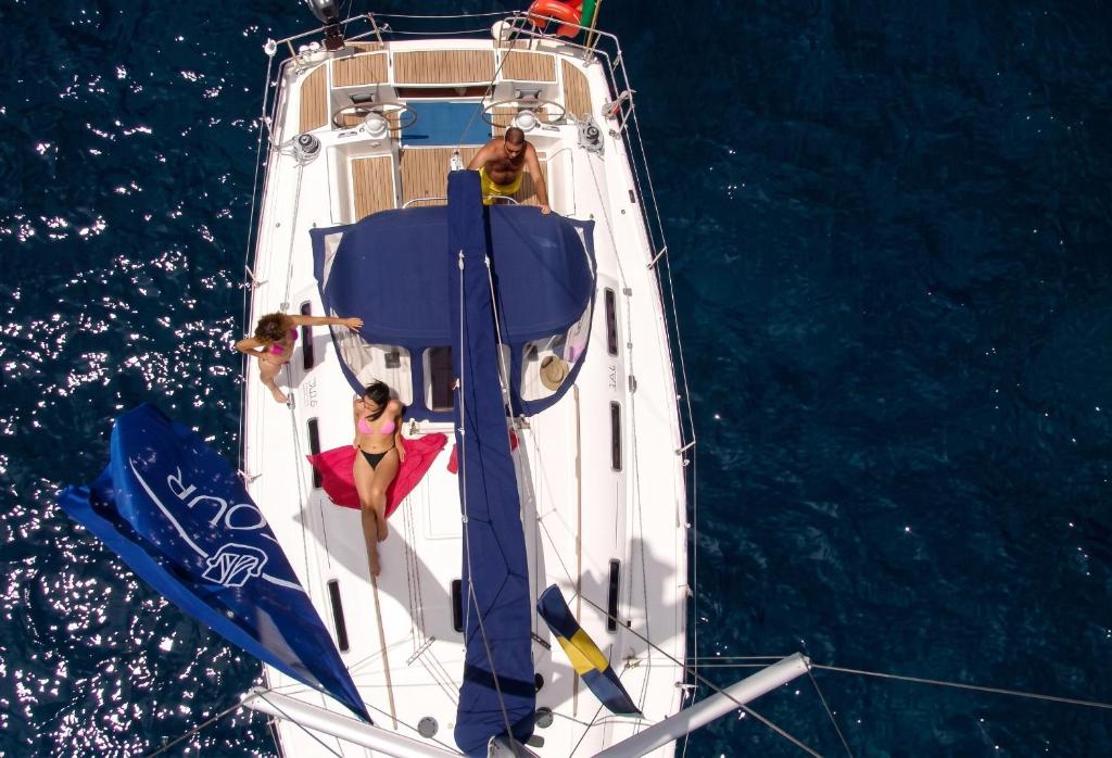 Charming Boat in Funchal with Sea View