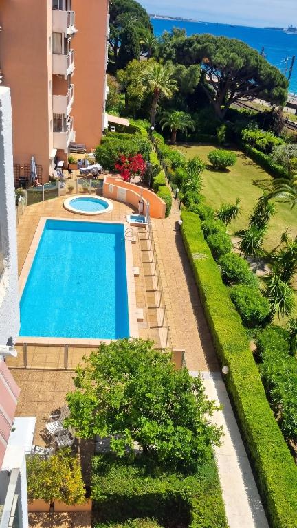 Appartement lumineux avec jacuzzi à Cannes 60 m²