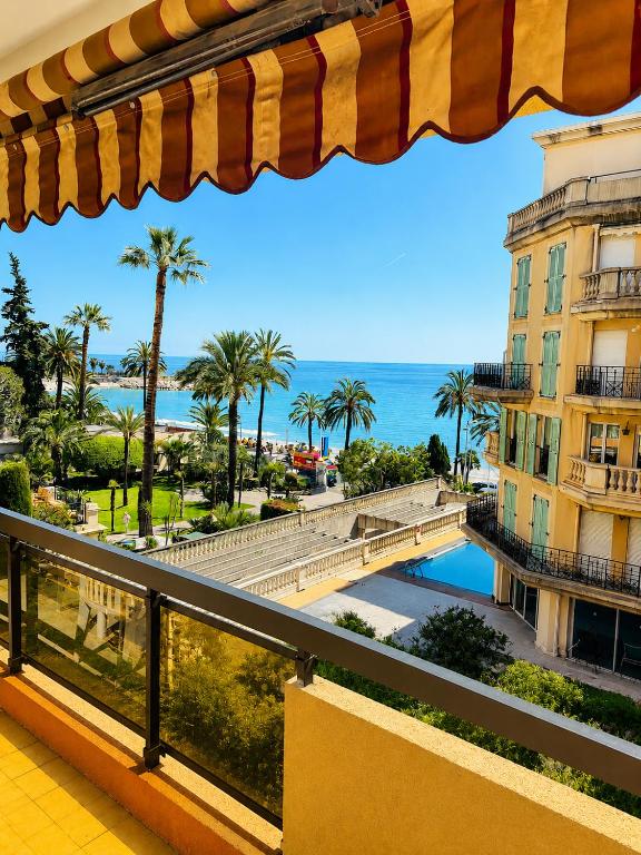 Appartement VUE MER Exceptionnelle PARKING Privé Menton Centre CLIM mobile