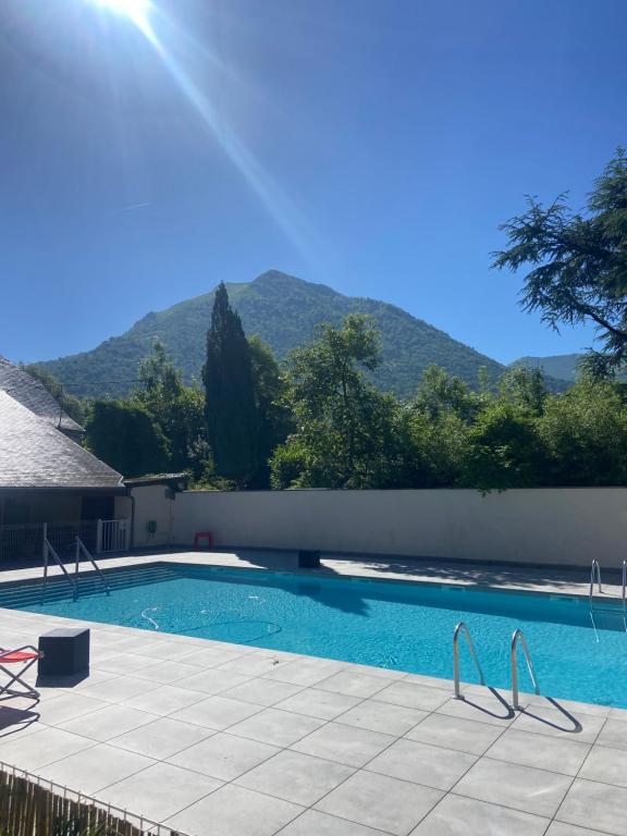 Auberge de la Vallée d'Ossau - Quadruple Room With Terrace