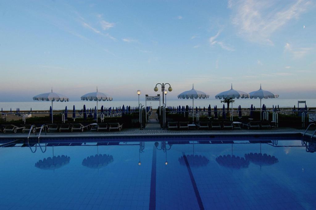 Bazén v ubytování Hotel Beny nebo v jeho okolí