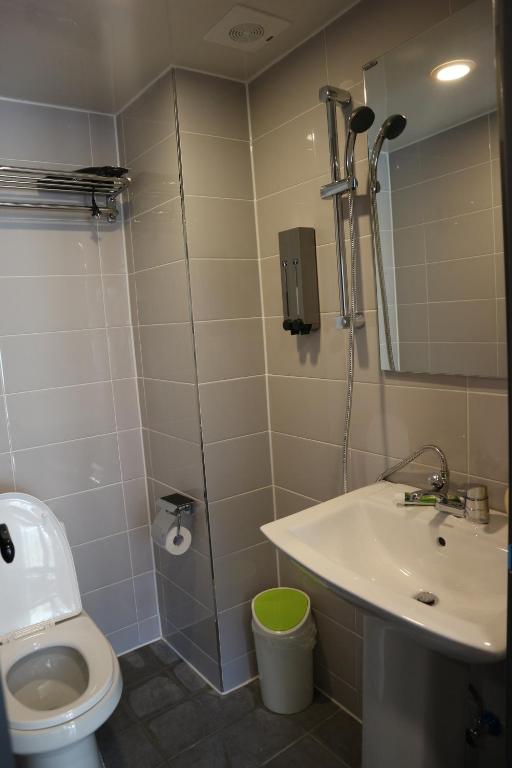 Zzzip Guesthouse in Hongdae photo