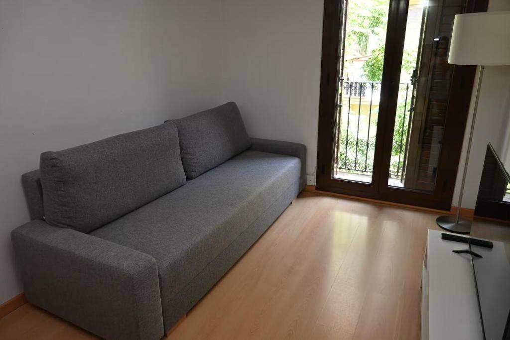 Cozy apartment on the second floor of a building with a lift