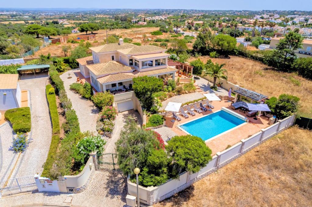 Casa Serrao Carvoeiro Private Pool & Sea Glimpses Walk To Dining & Beaches