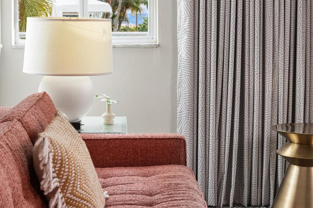 Kimpton Surfcomber Hotel, an IHG Hotel - 