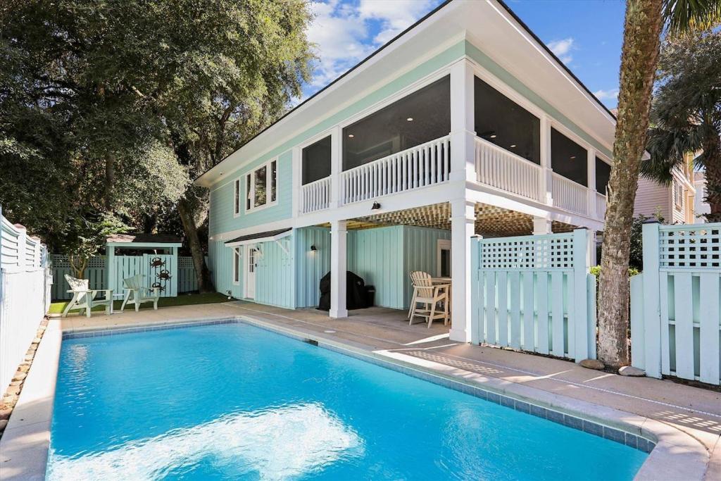 Bayberry Breeze Coastal Time Out Pool and Hot Tub, Hilton Head Island, SC