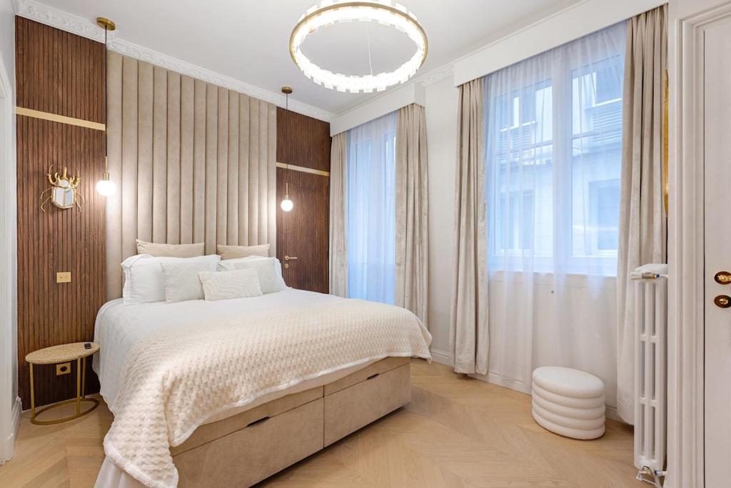 Cozy Cocoon sur Champs-Élysées avec AC