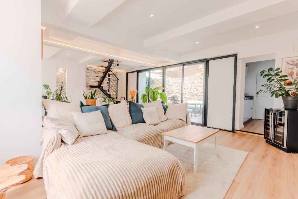 Peaceful air-conditioned haven with an inner courtyard