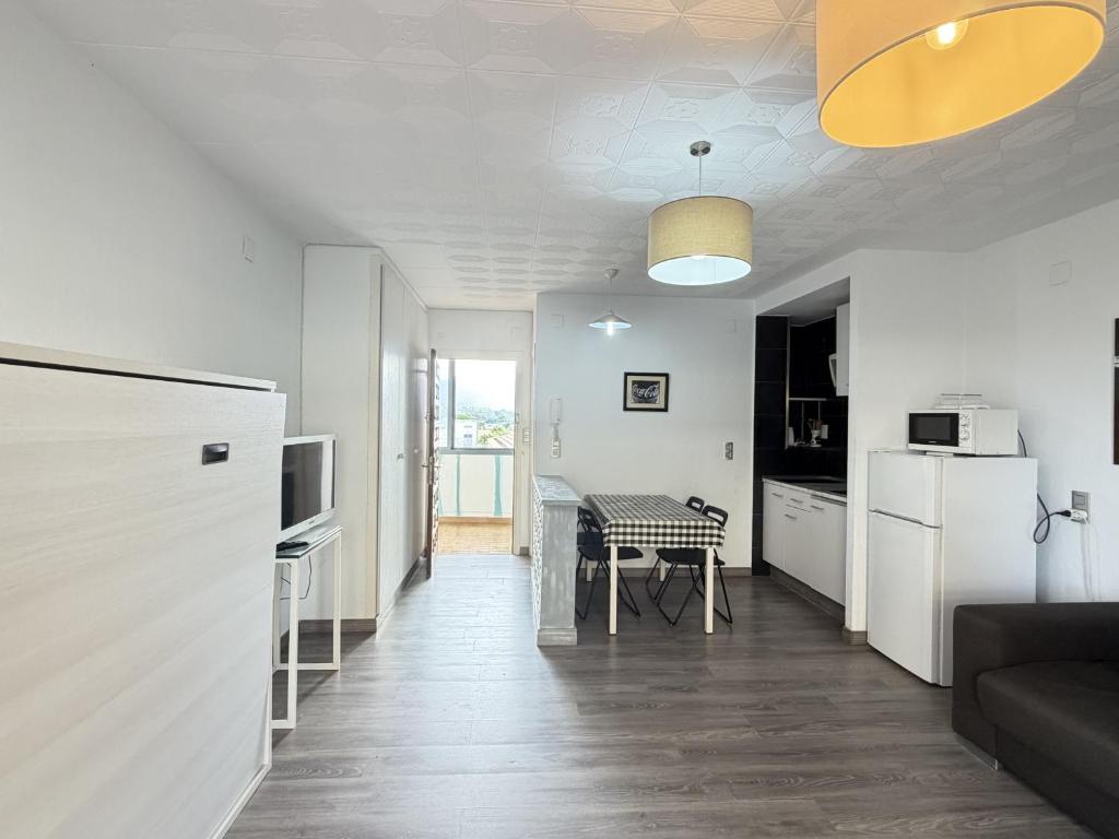 WELCS ESTUDIO 410 EMP con balcon y piscina comunitaria
