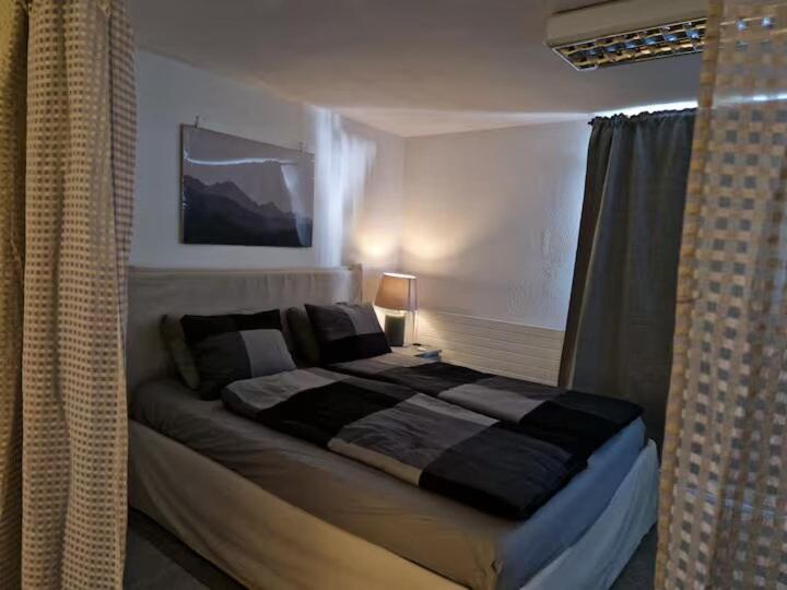 Romantic Apartment with Free Parking in Zurich