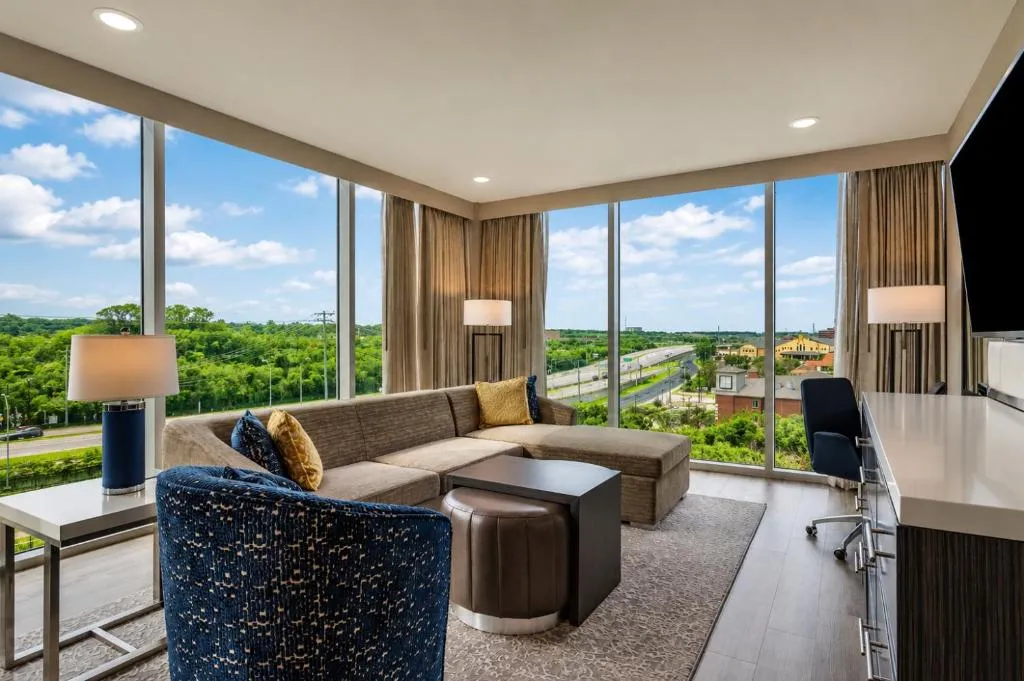 One Bedroom Apartment with Living room - Non Smoking