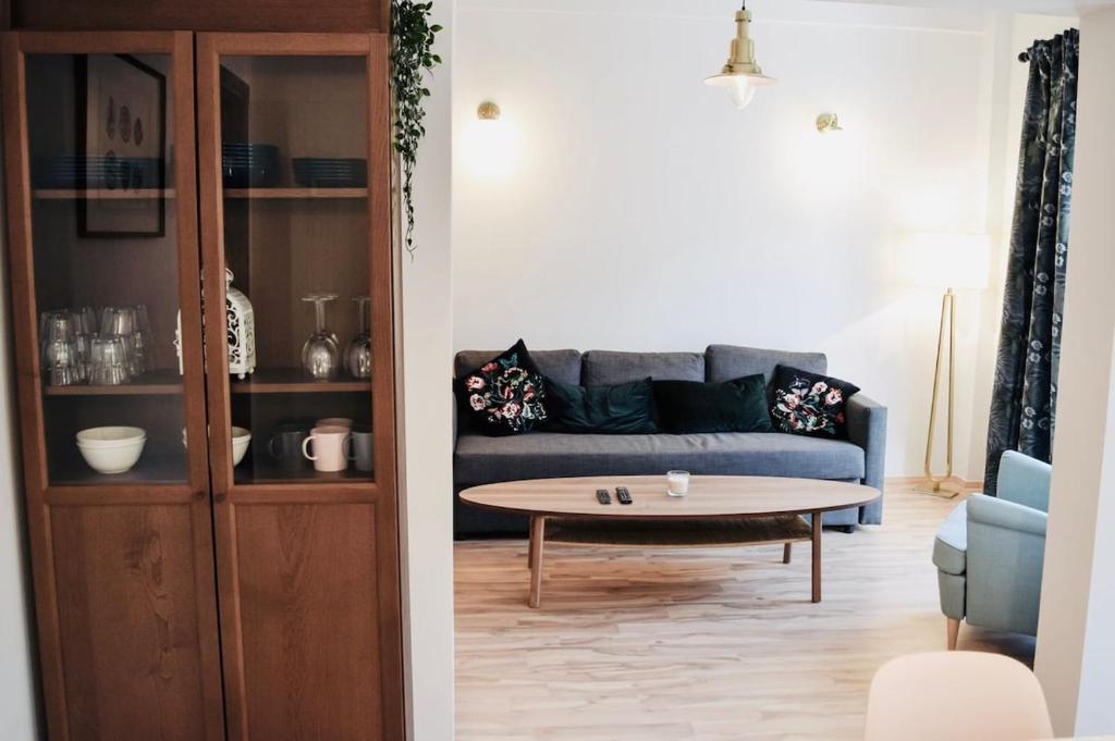 Charming Minimalist Apartment in Pagrati
