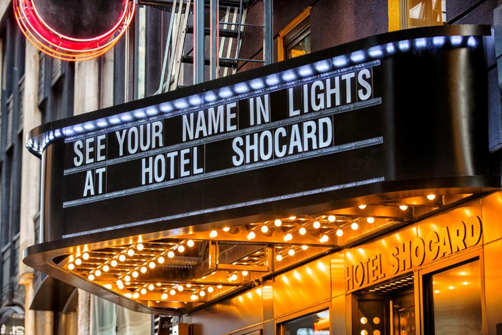 Un certificado, premio, letrero u otro documento en Hotel Shocard Broadway, Times Square