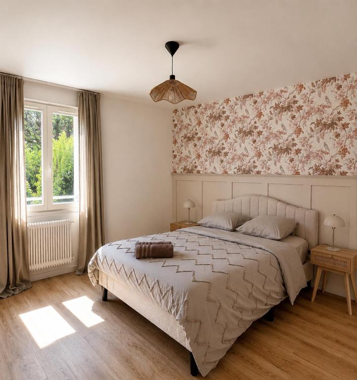 Villa Occitane - Elegant 6 Bedroom House with Garden