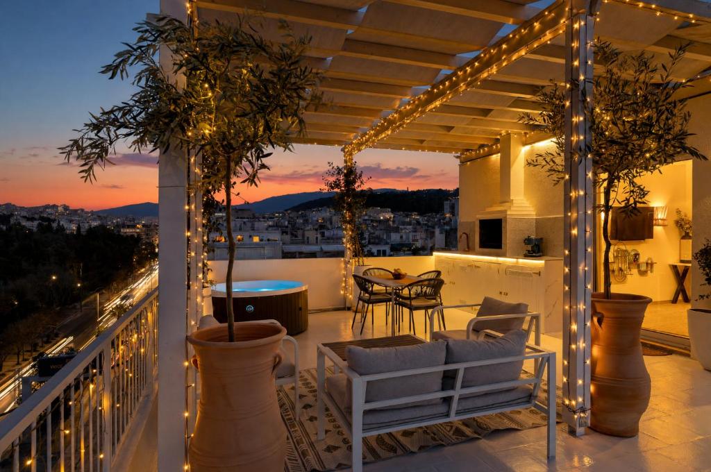 Rooftops of Athens - Areos Studio Jacuzzi & View