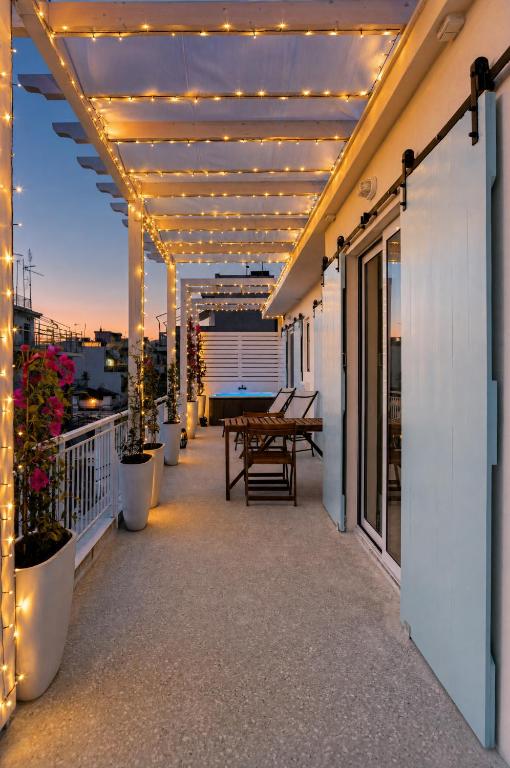 Victoria Luxury Suite - Private Jacuzzi & Terrace