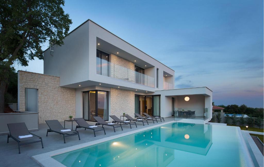 Awesome Home In Labin