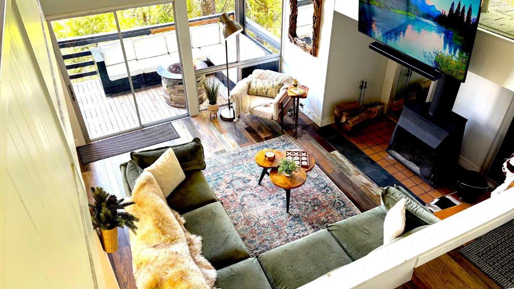 an aerial view of a living room with a couch at Cielo Ridge in Twin Peaks