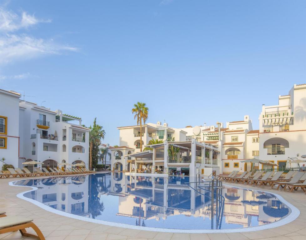 Sunset Harbour Club - Housity