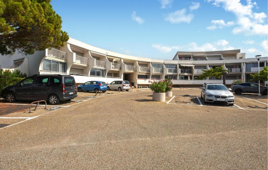 1 Bedroom Beautiful Apartment In Le Grau-Du-Roi