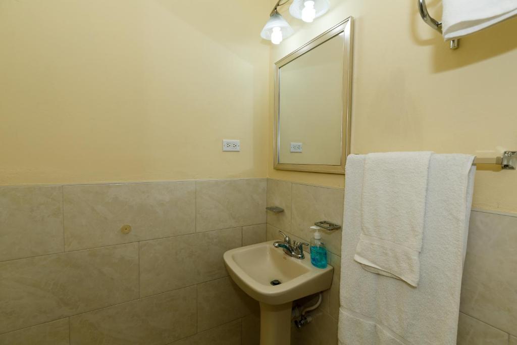 Koupelna v ubytování Jasmine Inn