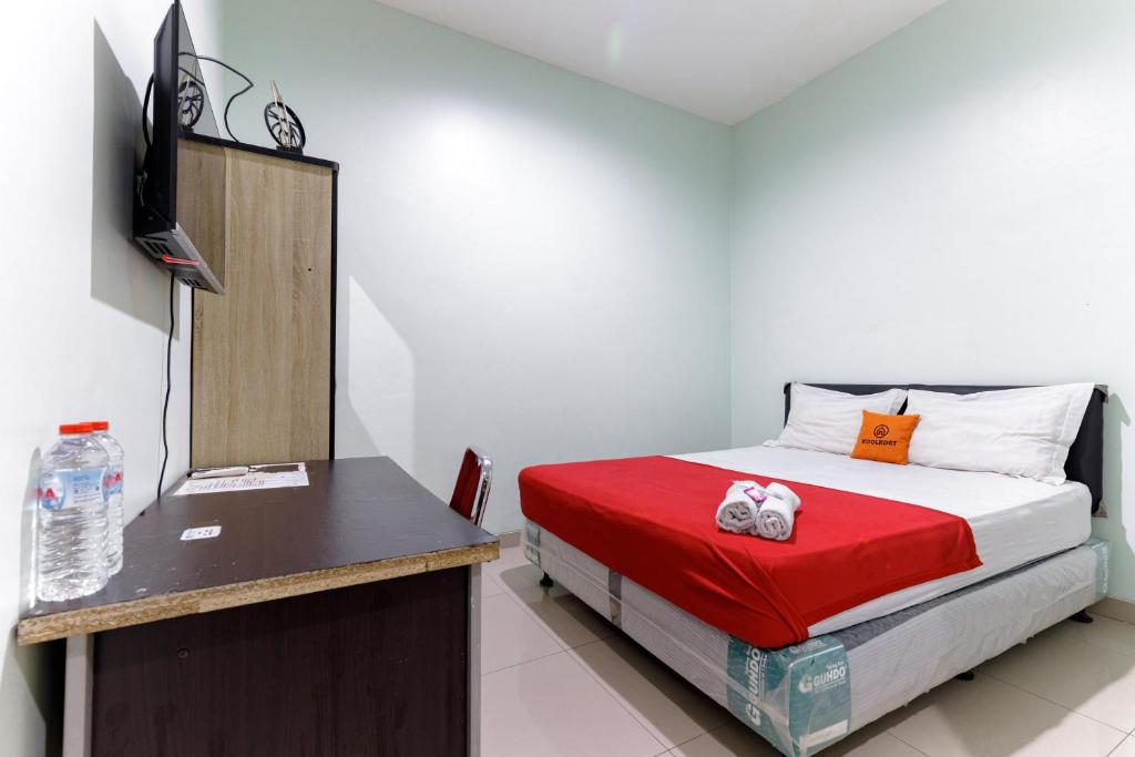 KoolKost near CBD Ciledug Family Mall - Housity