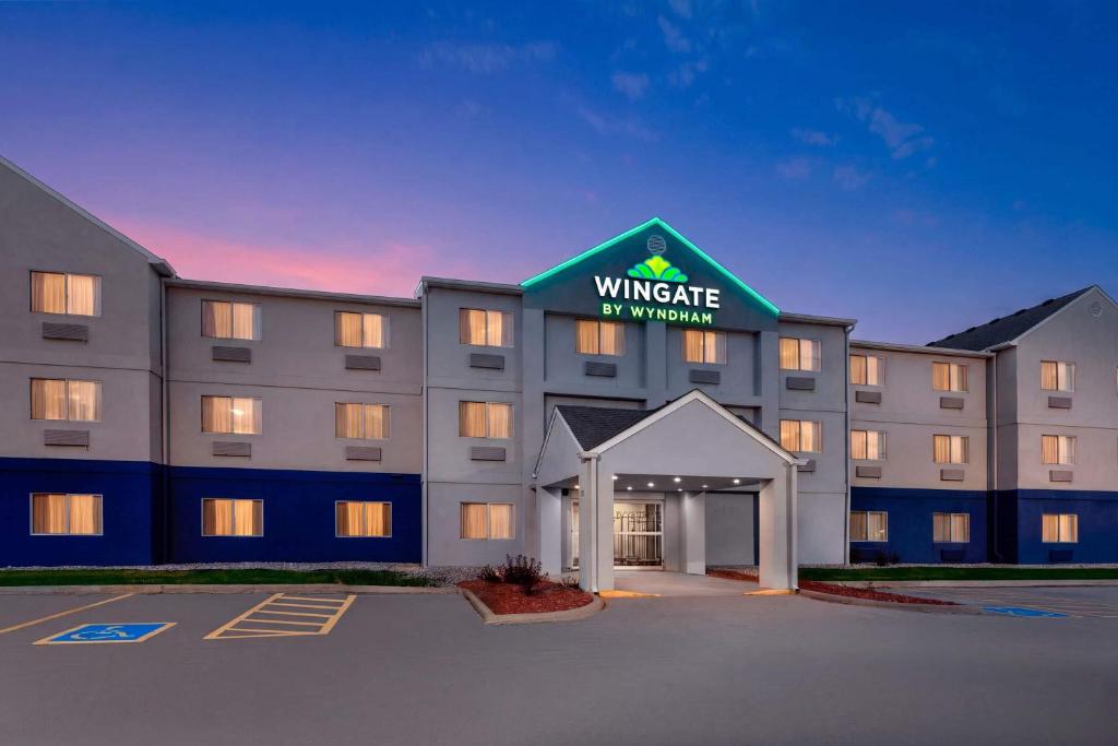 a rendering of a wyncote hotel at Wingate by Wyndham Oshkosh in Oshkosh