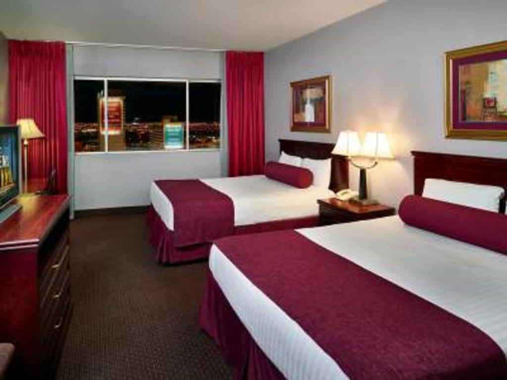 Four Queens Hotel and Casino - 