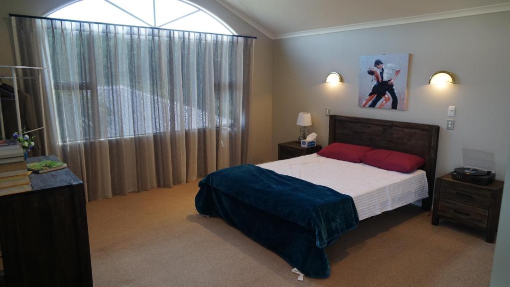 
Standard Double Room with Shared Bathroom
