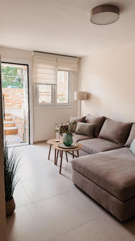 IRYA VOLOS minimal stay Ground Floor Apartment