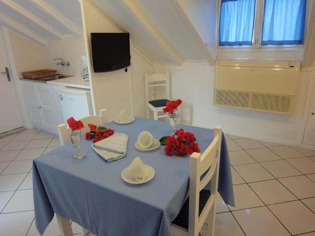 Botsis Guest House - 13