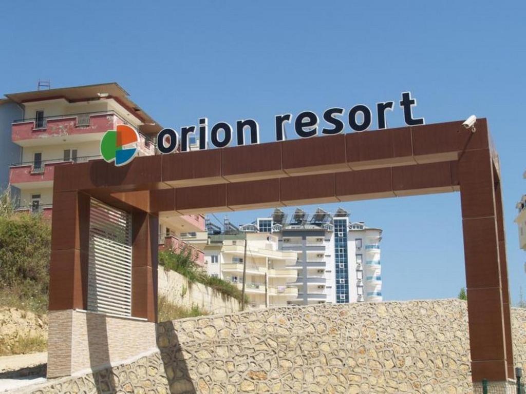 アブサルアにあるOrion Resort Zara 20の建物前のオプションリゾートの表示