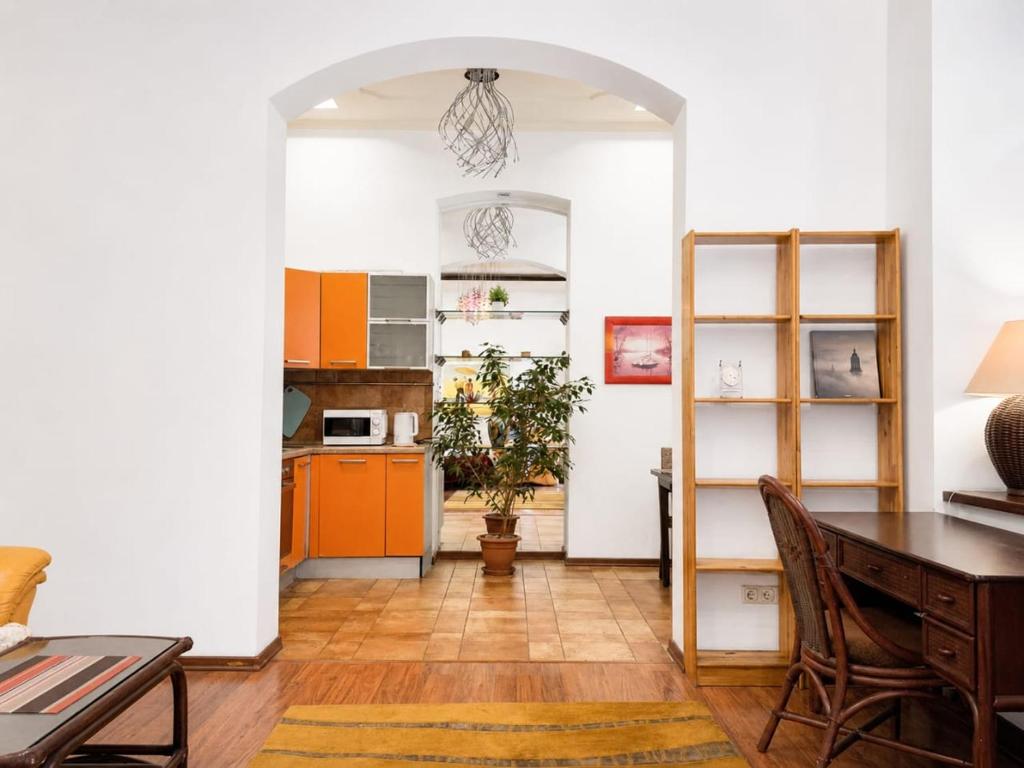Home Hotel Apartments on Kontraktova Ploshcha фото 4